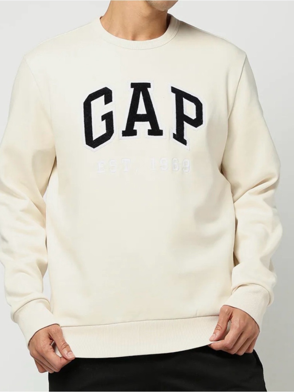GAP Cream Crewneck with Black Logo (b3)